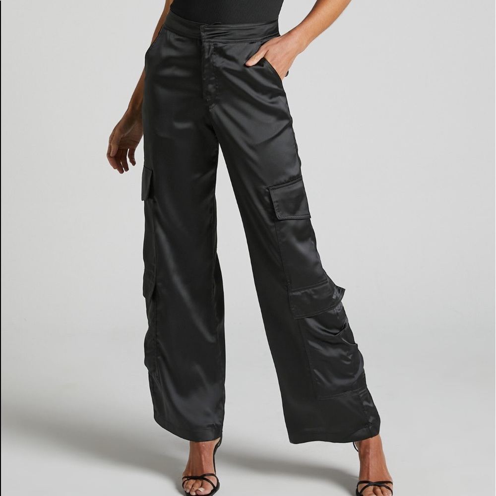 Showpo Saori mid rise cargo pants in black